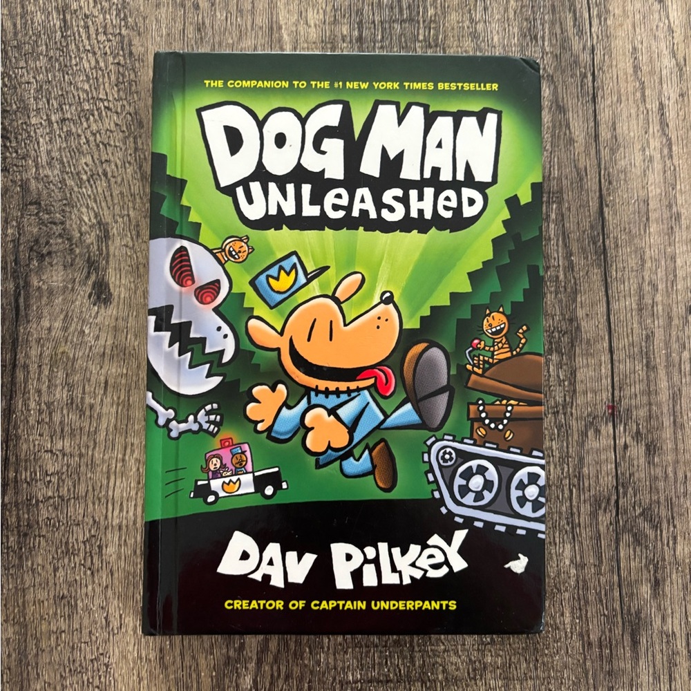 Dog Man Unleashed by Dav Pilkey - Green Cover